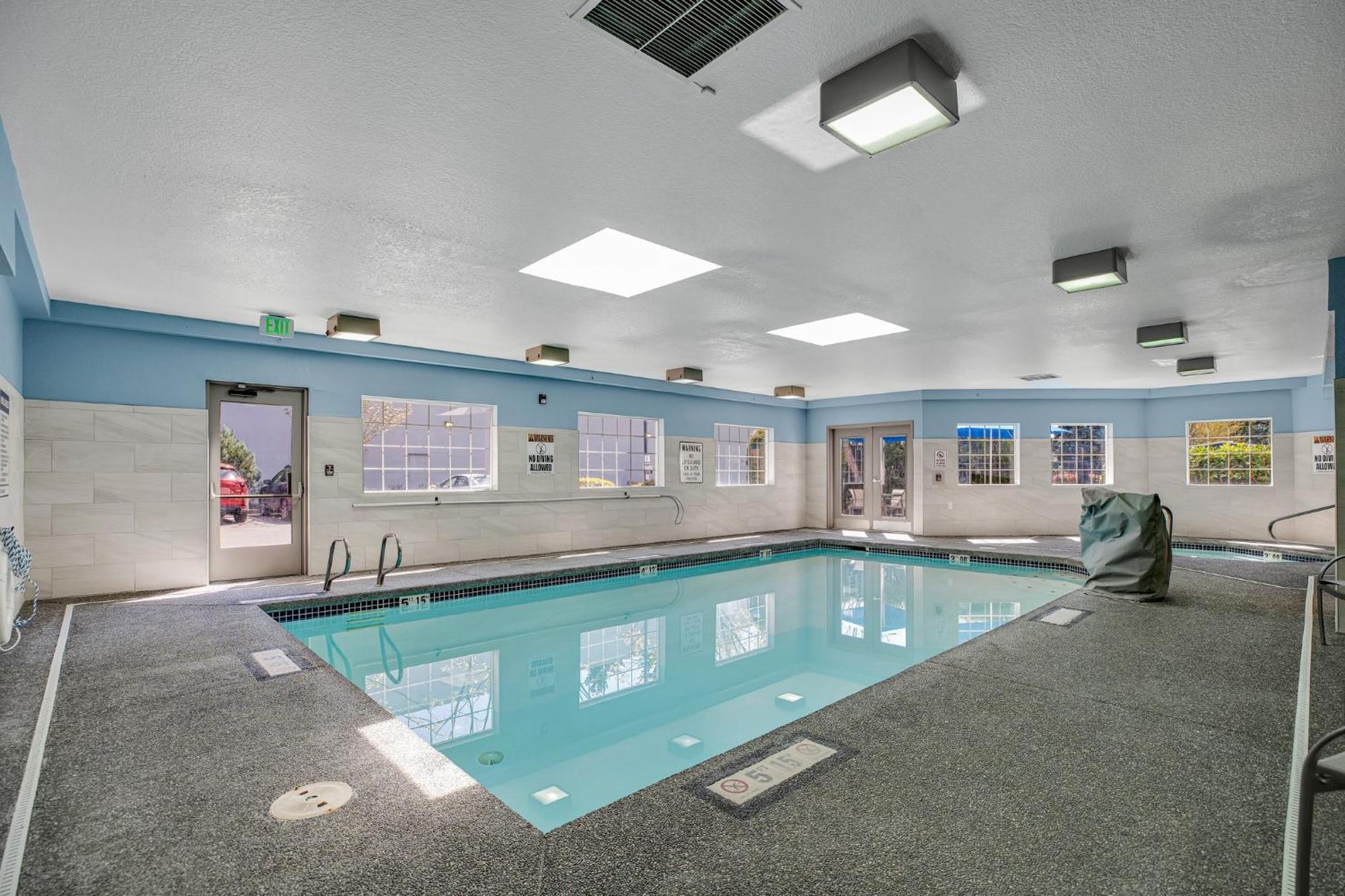 Express Hotel&suites - Jantzen Beach, An Ihg