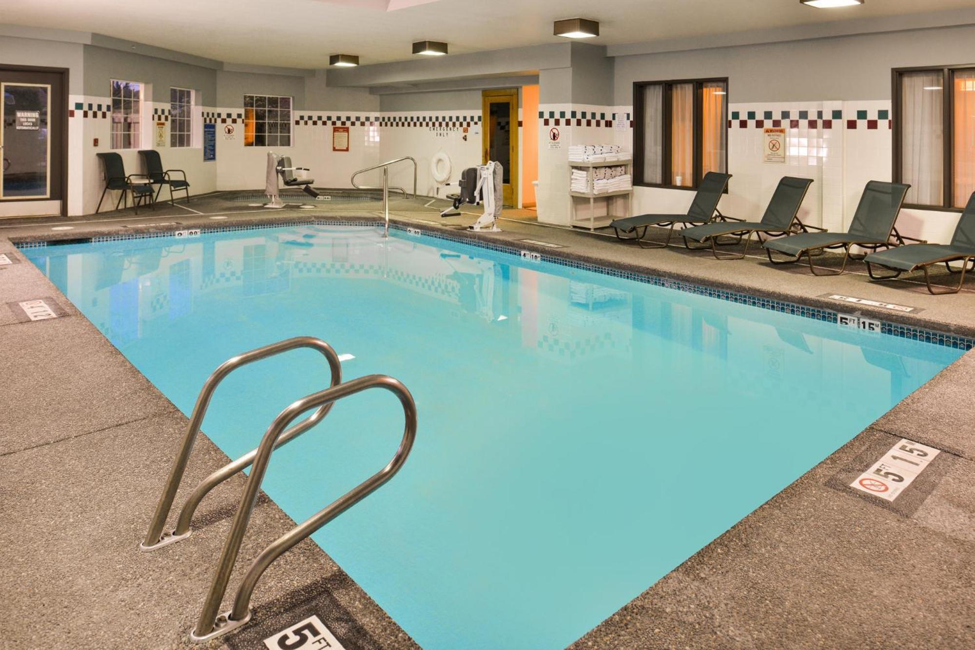 Hotel Express Hotel&suites - Jantzen Beach, An Ihg