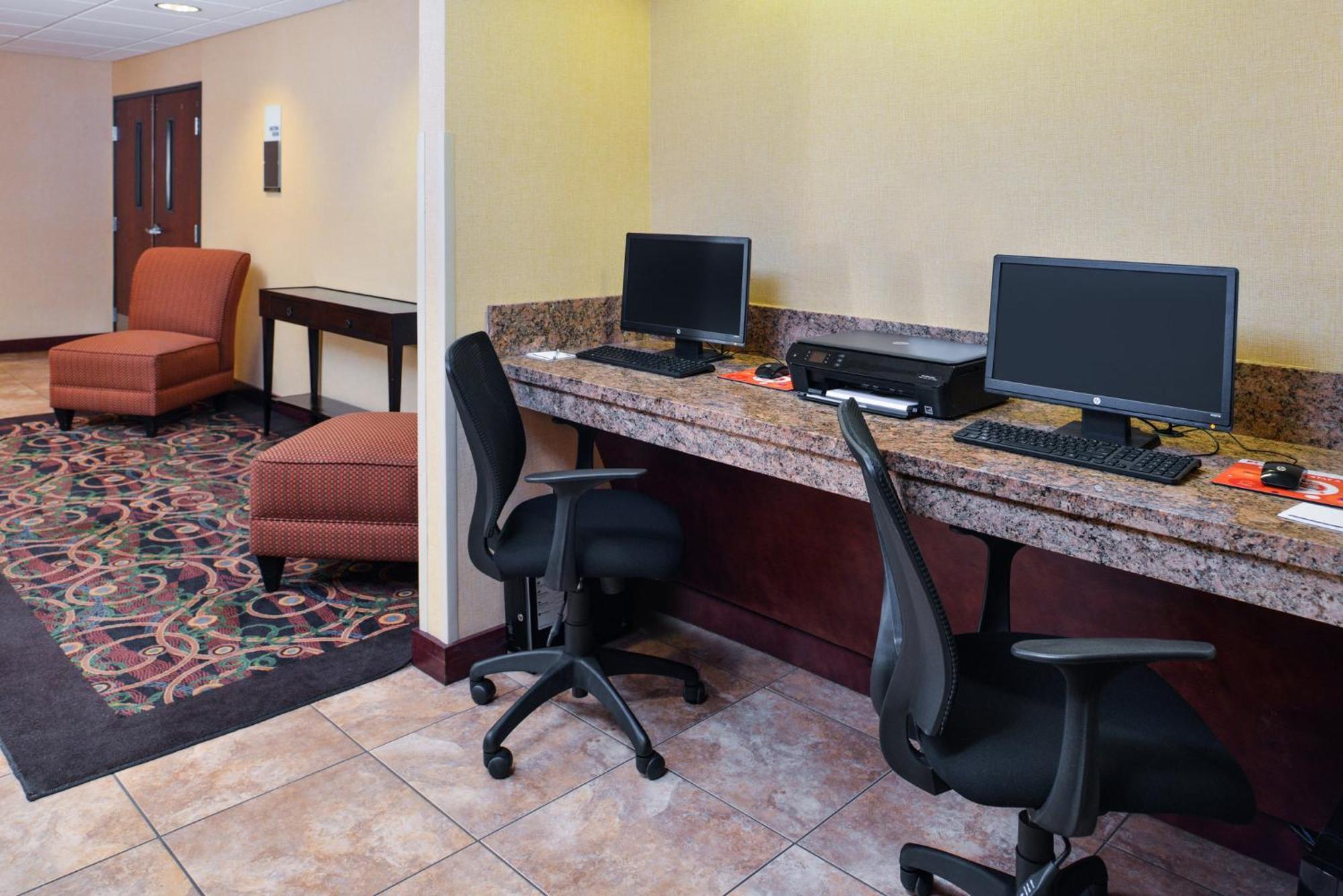 Express Hotel&suites - Jantzen Beach, An Ihg Hotel